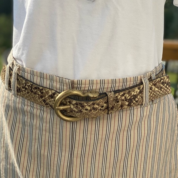 Burberry Leather snake skin belt with bold hardware! In EUC! Stunning! 🔥❤️